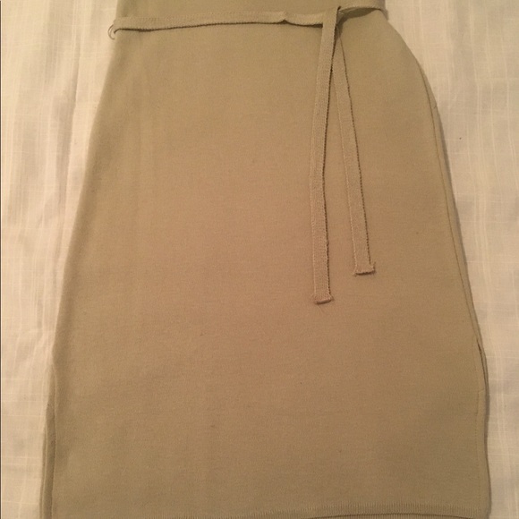 2/$45 Le Chateau Sweater Dresses - Picture 7 of 7